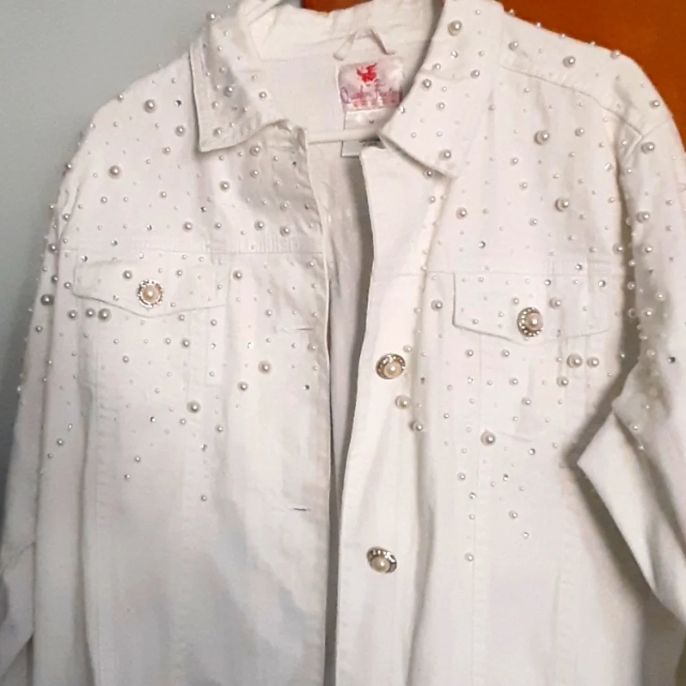 Jean Jacket - Picture 1 of 3